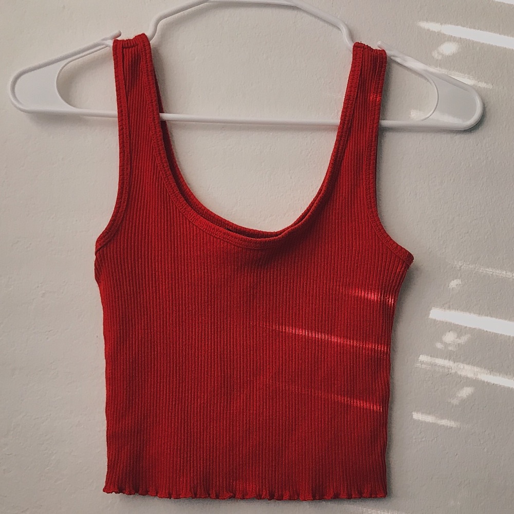 Red lettuce hem cropped tank❣️